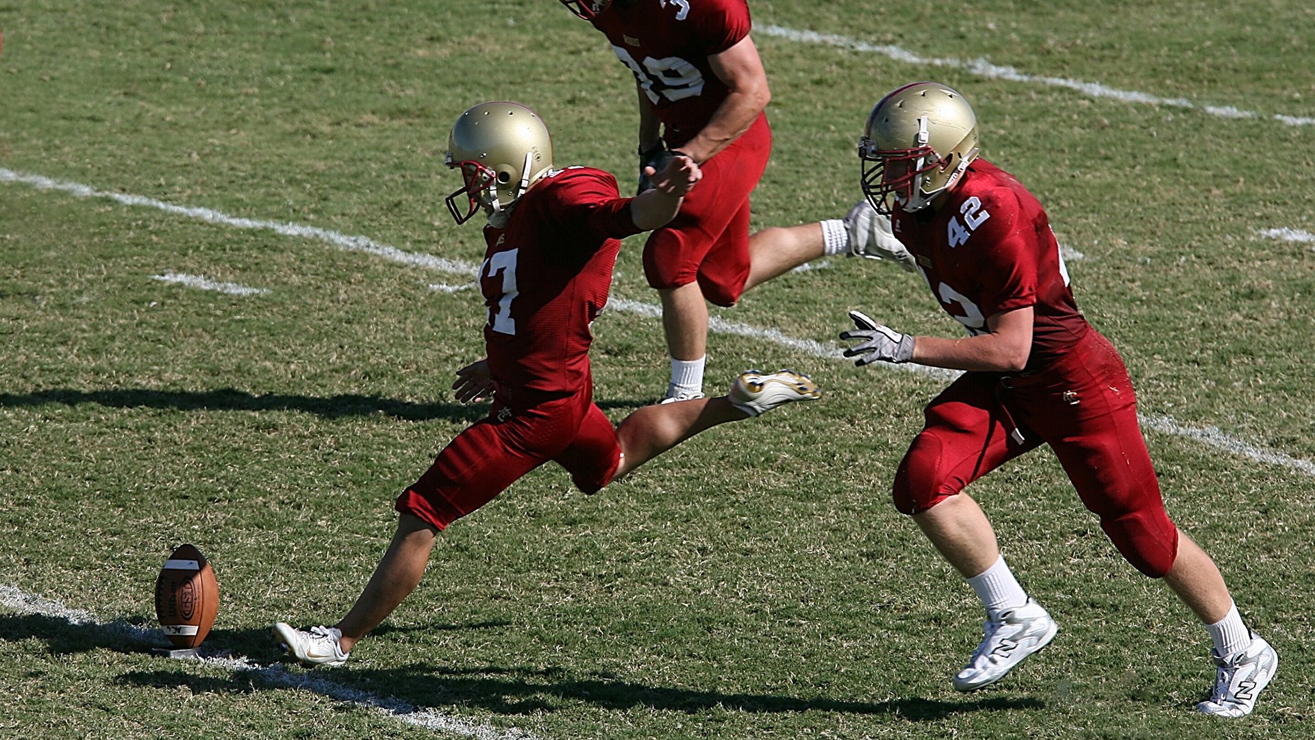 当蓝鹰遇上三狮，马丁内利的冠军级表演，定义新时代的边界之战